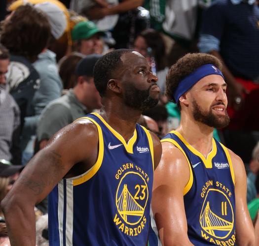 火箭哈登末节爆发连得15分（火箭核心哈登末节发威 连拿15分）