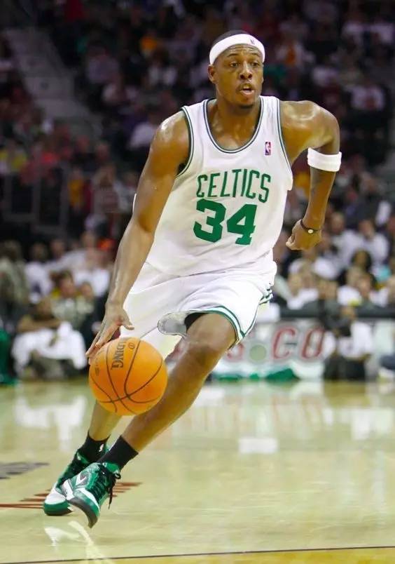 米体：泽林斯基出现轻微肌肉问题，可能不会出战比萨（米体：泽林斯基遭遇轻度肌肉不适，出战比萨成疑）