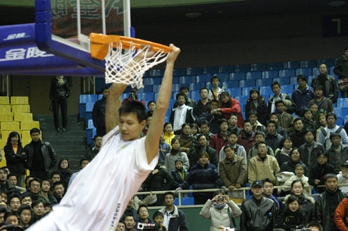 记者：帕尔默缺席欧冠赛前训练，但球员并未受伤（帕尔默缺席欧冠赛前训练，记者称并无伤情）