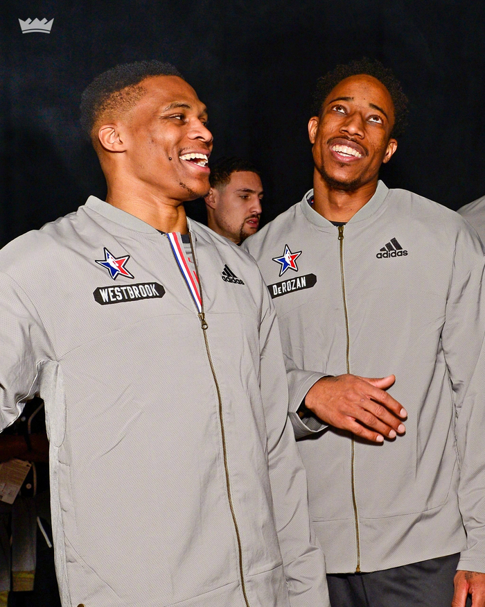 从手足无措到游刃有余，齐达内在公园学着踢毽子（齐达内公园练踢毽：从小白到高手的进阶）